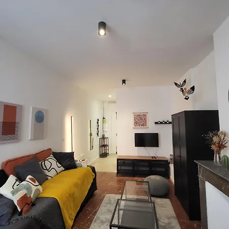 And Bright In The Center Of Apartament