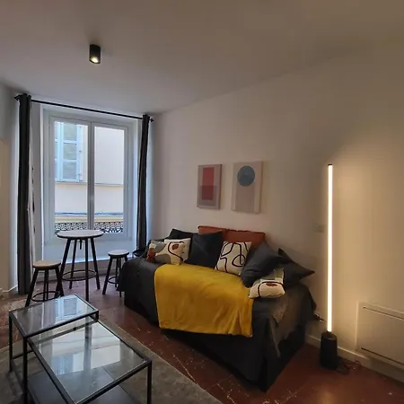 Apartament And Bright In The Center Of *